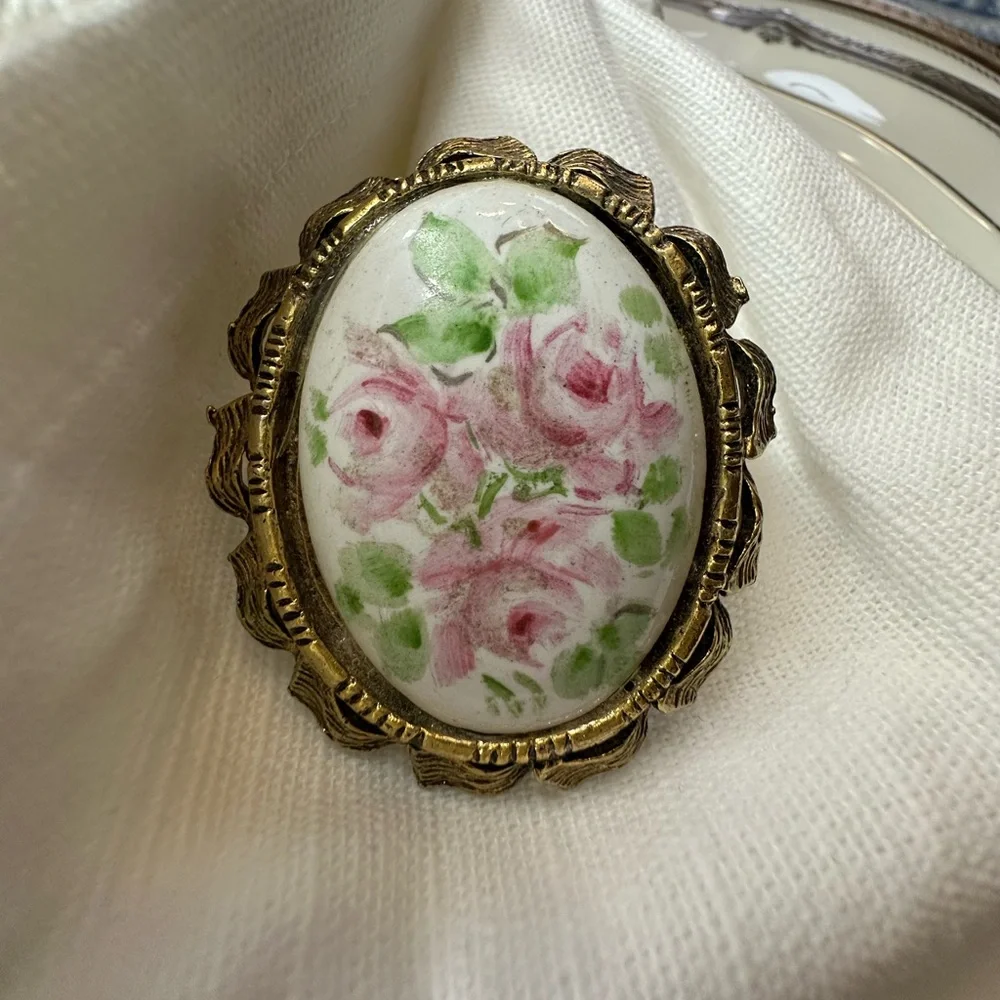 Cottagecore Vintage Porcelain Pink Rose
Floral Brooch with Gold Tone Metal Frame - Picture 3 of 7